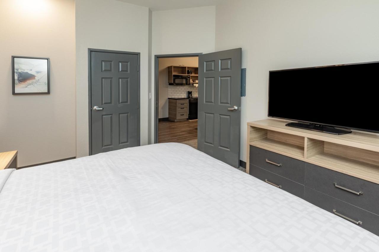 Candlewood Suites Mount Pleasant By Ihg Exterior photo