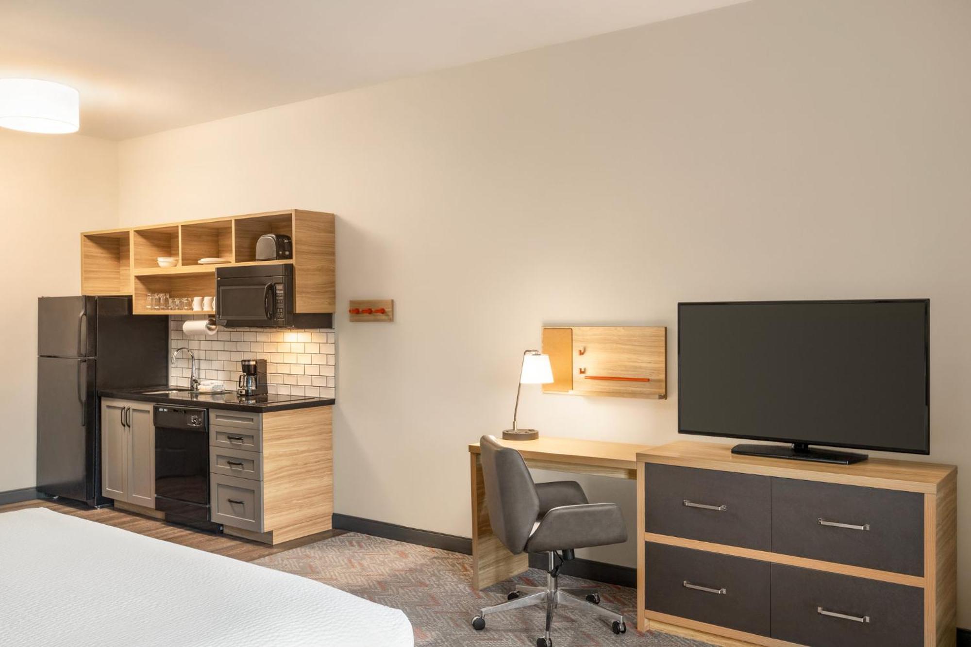 Candlewood Suites Mount Pleasant By Ihg Exterior photo
