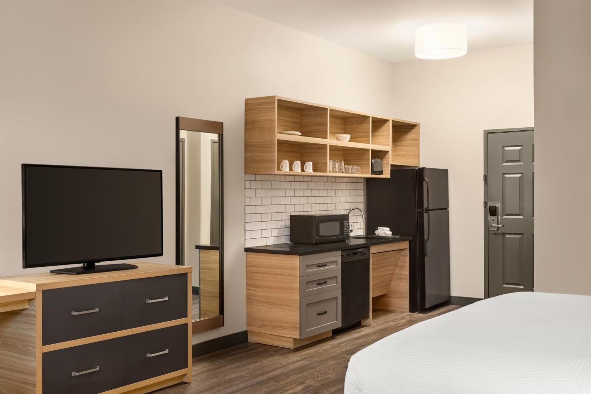 Candlewood Suites Mount Pleasant By Ihg Exterior photo